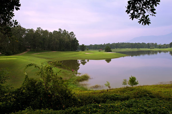 Play golf at BRG King's Island Golf Resort