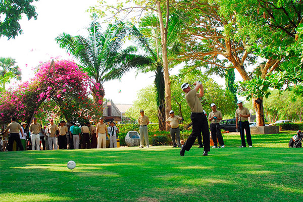 Play golf at Bagan Nyaung Oo Golf Club
