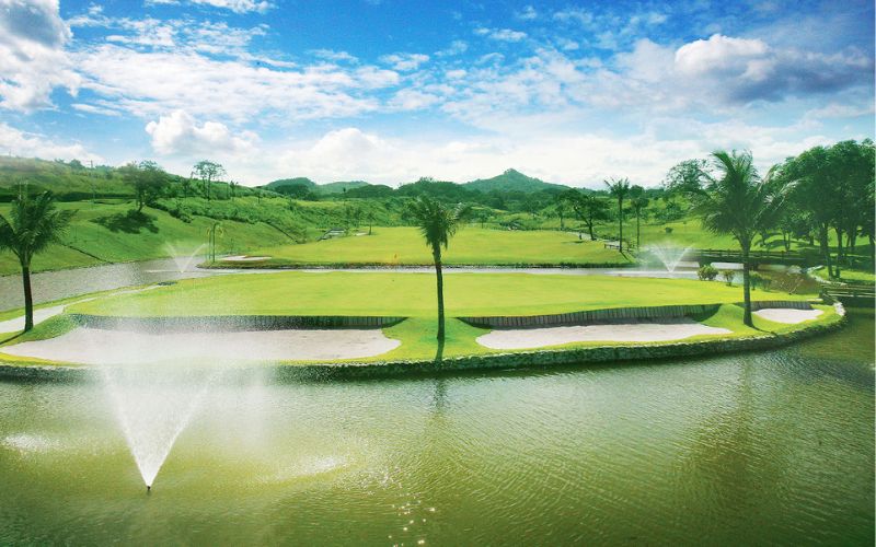 Play golf at Fontana and Apollon Korea Country Club