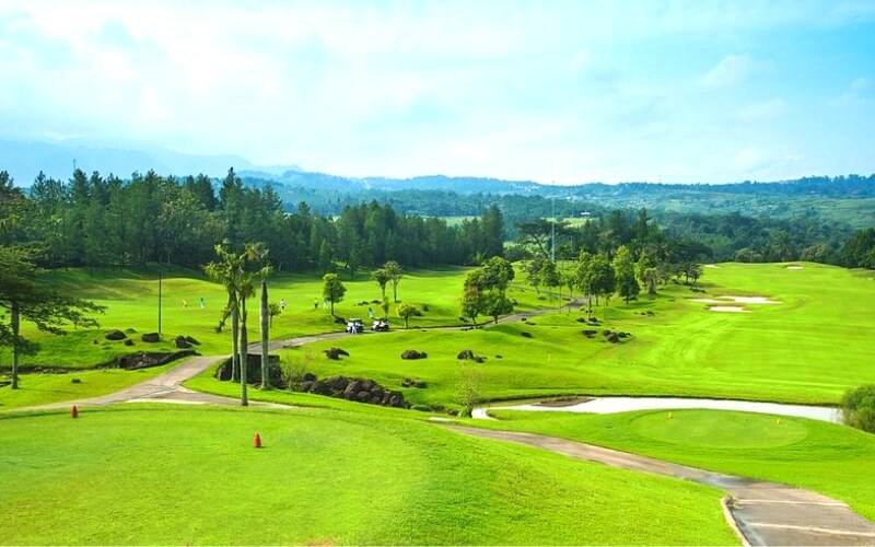 Play at Sentul Highlands Golf Club