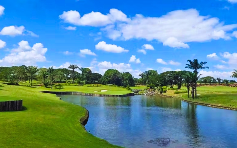 The Country Club in the Philippines