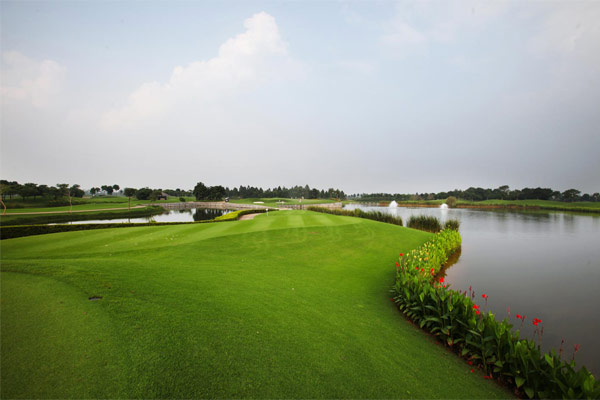 Van Tri Golf Club - Golf course in Hanoi