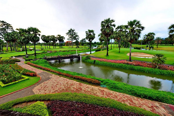 Summit Green Valley Chiangmai Country Golf Club In Thailand