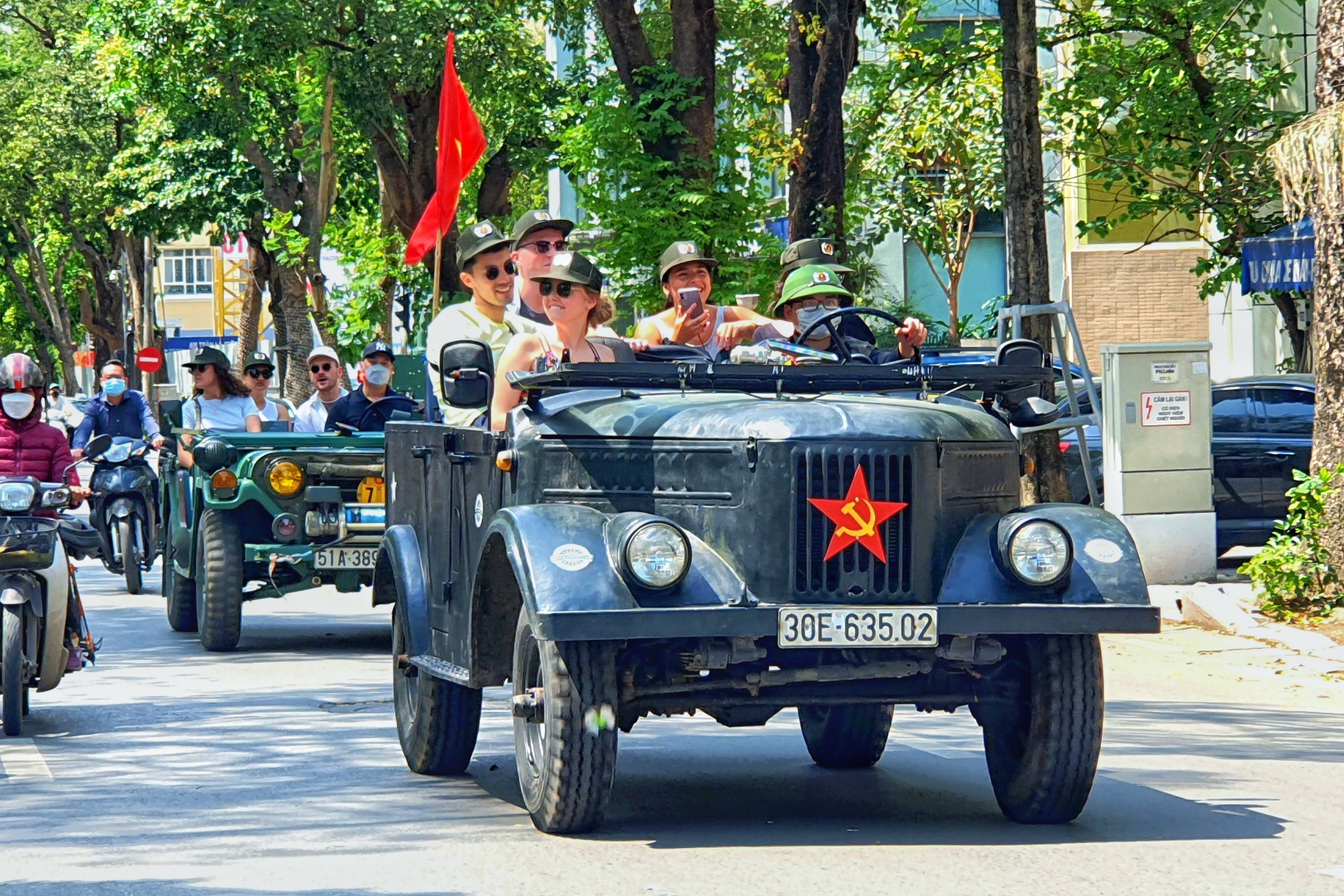 Ha Noi Jeep Tour