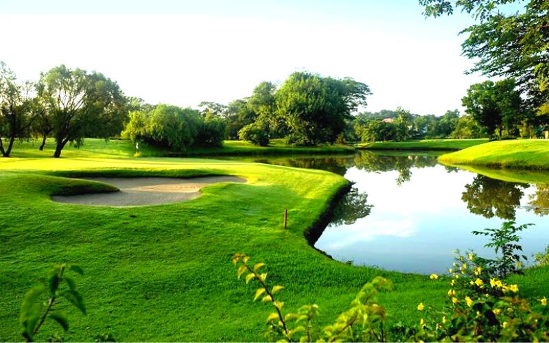 Play golf at Luisita Golf & Country Club