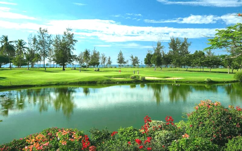 Play golf at Nexus Golf Resort Karambunai