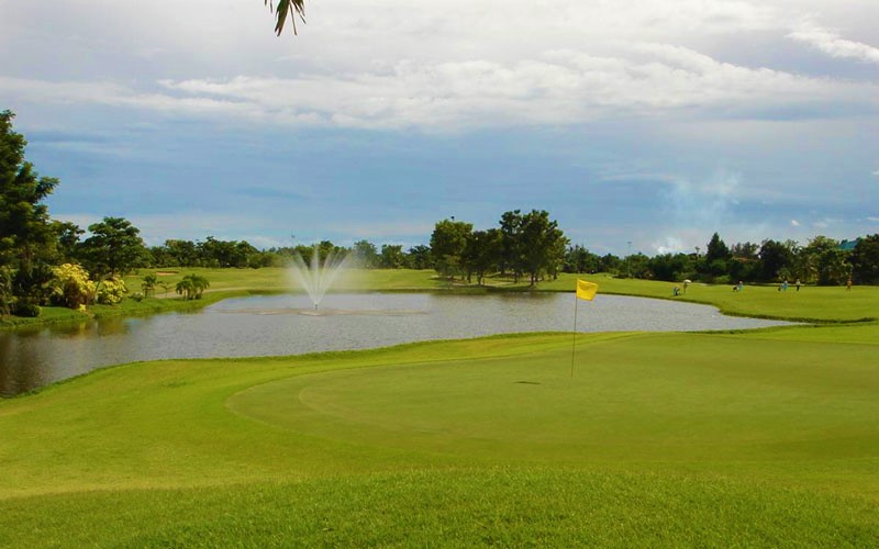 Play golf at Green Valley Country Club
