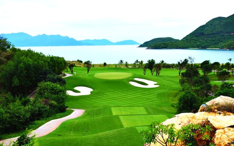Vietnam golf & sightseeing tour