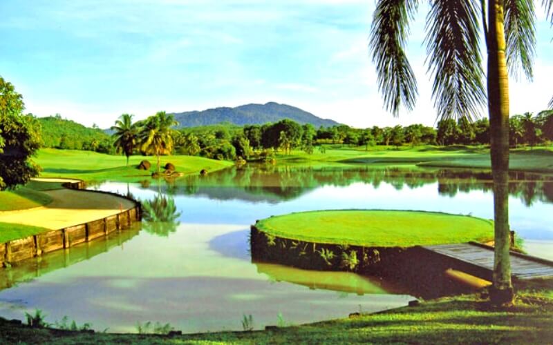 Golf at A'Famosa Golf & Country Club
