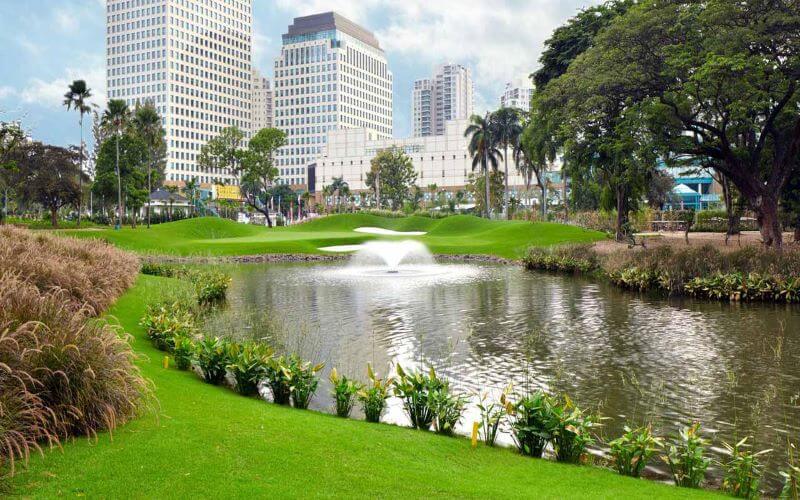 Play at Senayan National Golf Club and departure