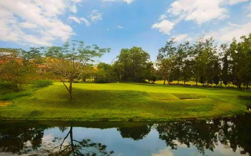 Royale Tagaytay Country Club 1