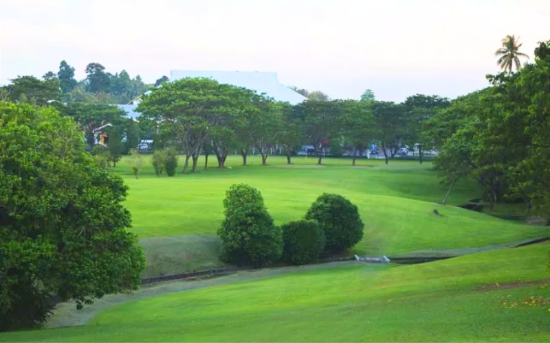 AKR Grand Kawanua Golf Club 1