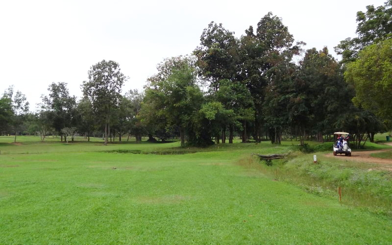 Khet Udomsak Golf Club 1