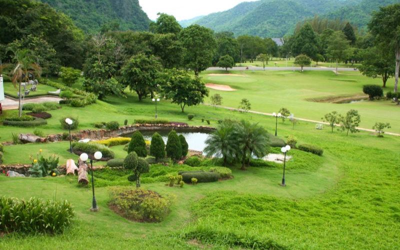 Vajiralongkorn Dam Golf Course