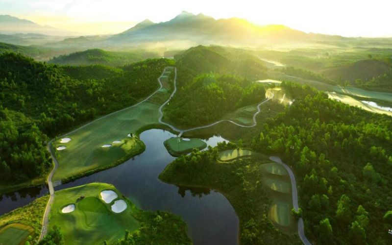 Da Nang has a lot of world-class golf courses