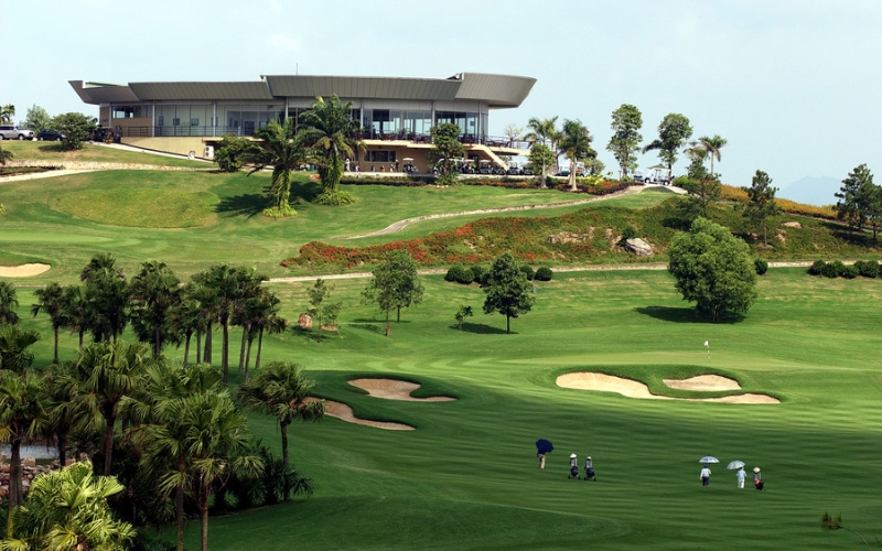 Vietnam has excellent facilities and luxurious experiences for golf