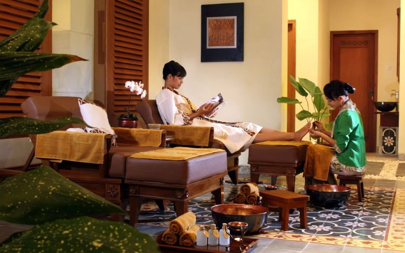 Enjoy spa session at Martha Tilaar Spa