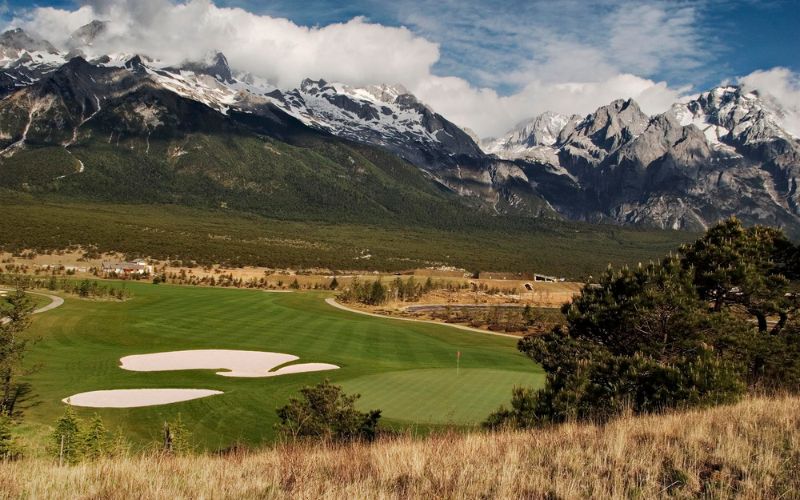 Jade Dragon Snow Mountain Golf Club