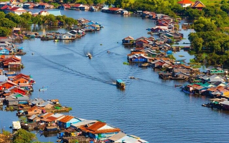 You can explore some floating market in Tonle Sap Lake