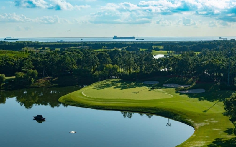 Shanghai Dongzhuang Beach Golf Club