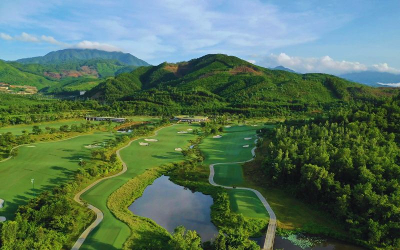 BRG Da Nang Golf Resort, one of the leading Da Nang golf courses for tournaments, featuring championship greens and scenic coastal landscapes.