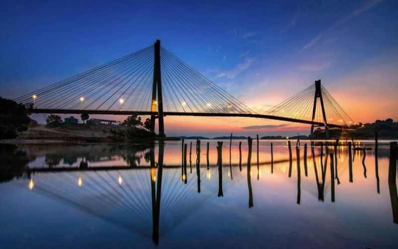 A 3-day Batam golf package suitable for a short and relaxing golf vacation with 3 rounds of golf at famous courses in Batam combined with relaxing activities. 